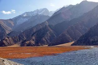 天山脚下,自然奇观与人文荟萃的秘境之旅